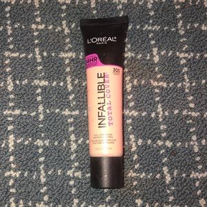 L’Oréal Infallible Total Cover Foundation